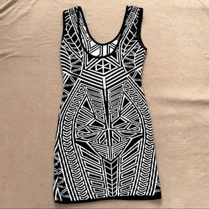 💞2/$20 HERA Patterned Dress